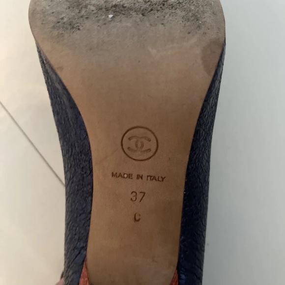 Chanel shoes size 37 - Picture 3 of 3